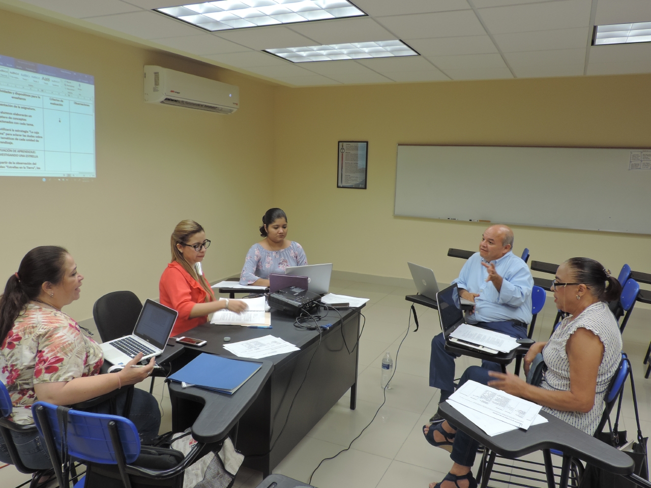 Habilitación Docente En El Marco De La Licenciatura En Inclusión Educativa